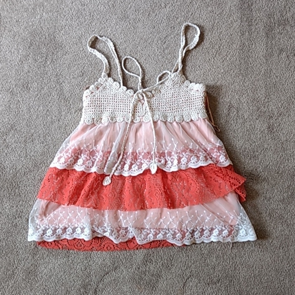 Lace sleeveless top